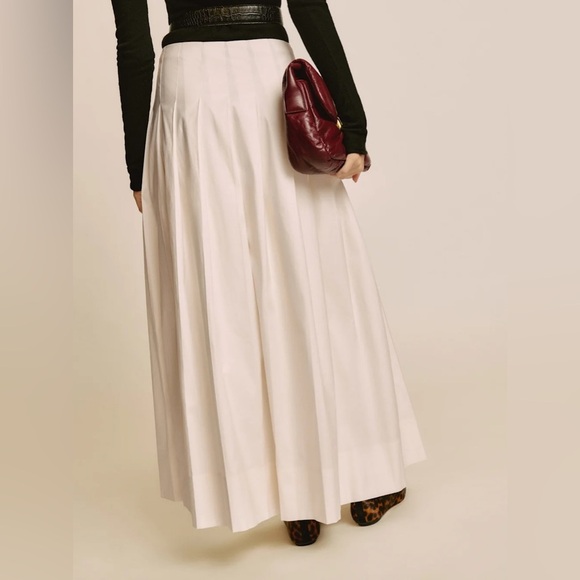 NEW Reformation Zinnia Low Waist Skirt in White | size 2 - Picture 3 of 13